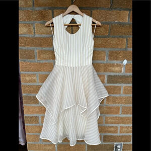 Nha Khanh layer dress size 4